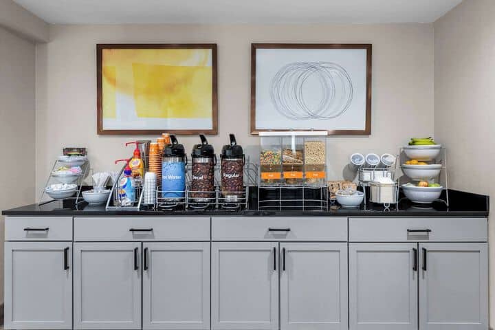 Breakfast/Coffee Service 26 of 45