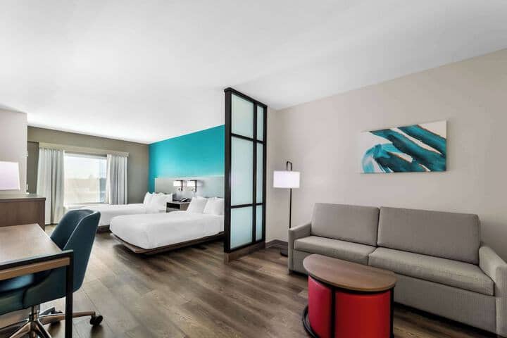 Room 6 of 45