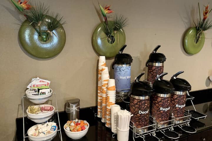 Breakfast/Coffee Service 31 of 45