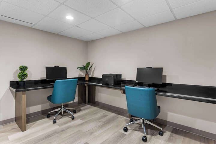 Business Center 36 of 45